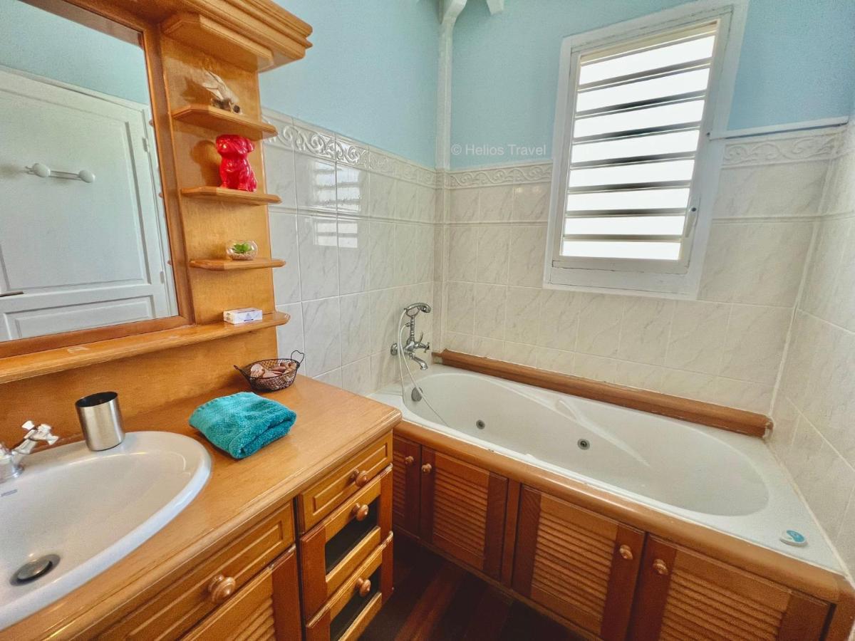 Villa Sisley, 2 Chambres, Piscine Privee, Plage A 100 M Sainte-Rose Ngoại thất bức ảnh